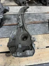 Поворотный кулак передний правый Audi A4 B9