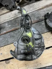 Поворотный кулак передний левый Audi A4 B9