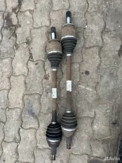 Задний привод левый/правый LR Range Rover Vogue lV