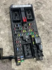 Блок предохранителей Range Rover Vogue L405