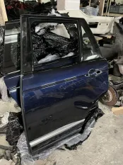 Задняя левая дверь Range Rover 4 l405 синяя