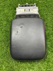 Центральный подлокотник Audi Q7 4M