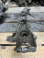 Поворотный кулак передний правый Audi A4 B9