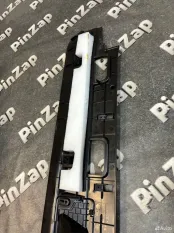 Накладка замка багажника Land Rover Discovery L462