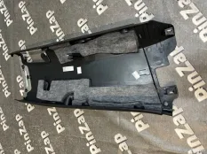 Обшивка центральной стойки Audi Q7 4M