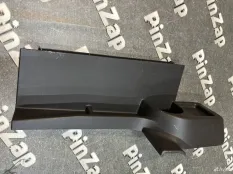 Обшивка багажника задняя левая Discovery 5