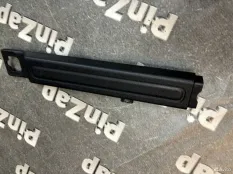 Обшивка багажника задняя левая Discovery L462