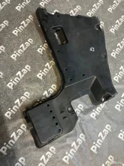 Защита днища кузова задняя левая Lexus Es 7