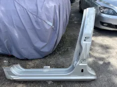 Центральная стойка кузова Ford Focus