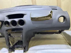 Торпедо Peugeot 408