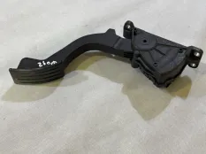 Педаль газа Ford Focus