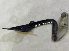 Петля капота левая Ford Focus