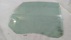 Стекло двери Ford Focus