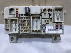 Блок предохранителей салонный Ford Focus