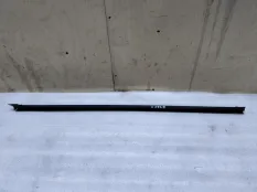 Уплотнительная резинка стекла Volkswagen Jetta 6