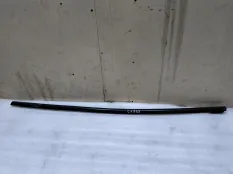 Уплотнитель стекла двери Volkswagen Jetta 6