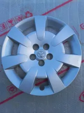 Колпак колеса Toyota Avensis