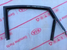 Уплотнитель стекла двери Volkswagen Polo