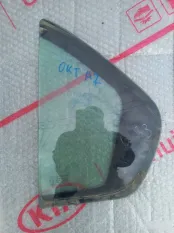 Заднее левое стекло треугольное Renault Logan 2