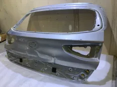 Крышка багажника Kia Ceed 3