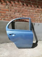 Дверь Nissan Micra