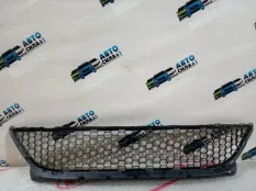 Решетка бампера Renault Logan