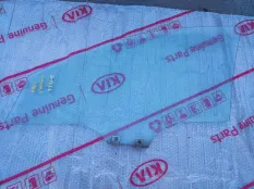 Стекло двери Mazda 6