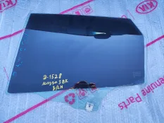 Стекло двери Mazda 3