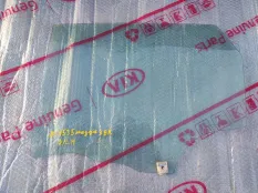 Стекло двери Mazda 3