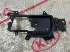 Накладка внутренней ручки двери Toyota Land Cruiser 200