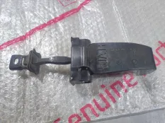 Ограничитель двери Skoda Rapid