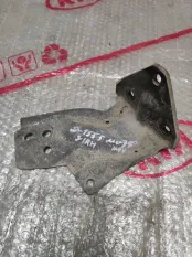 Петля двери нижняя Mazda MPV