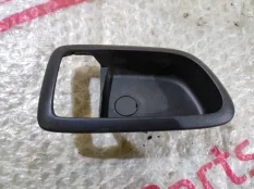 Накладка внутренней ручки двери Mazda BT-50