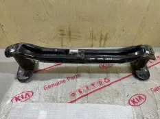 Усилитель бампера Volkswagen Touareg