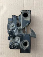 Замок капота Volkswagen Jetta 6