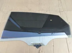 Стекло двери Hyundai i40