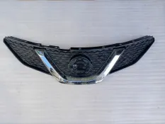 Решетка радиатора Nissan Qashqai