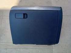 Бардачок Volkswagen Jetta 6