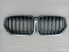 Решетка радиатора BMW X1