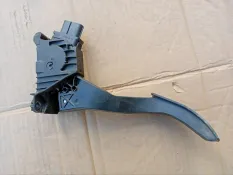 Педаль газа Skoda Octavia