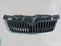 Решетка радиатора Skoda Fabia 2