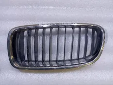 Решетка радиатора BMW 3