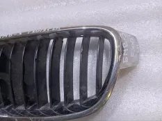 Решетка радиатора BMW 3