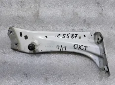 Кронштейн крыла Skoda Octavia A7