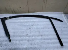 Направляющая стекла Volkswagen Jetta 6