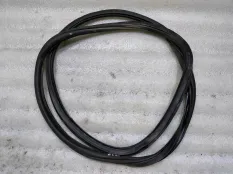 Уплотнитель двери Skoda Octavia A7