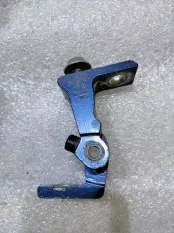 Петля двери верхняя Volkswagen Jetta 6