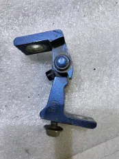 Петля двери нижняя Volkswagen Jetta 6