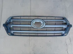 Решетка радиатора Toyota Land Cruiser 200