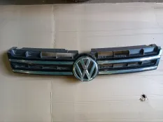 Решетка радиатора Volkswagen Touareg